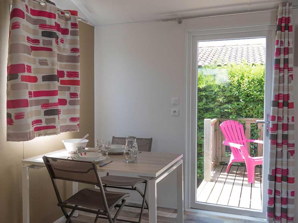 Camping Les Perouses Saint-Clément-des-Baleines Quarto foto